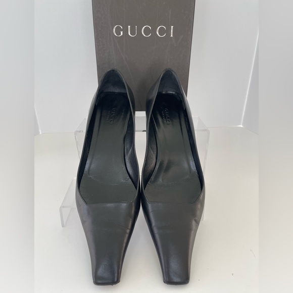Gucci Black Leather Pumps Women's Size 8.5 Mint Condition - Picture 5 of 9